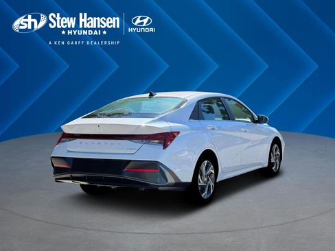 New 2026 Hyundai Elantra Limited FWD image 9