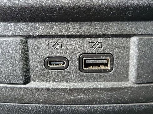 Used 2023 Chevrolet Colorado Z71 w/ Z71 Convenience Package 2 image 15