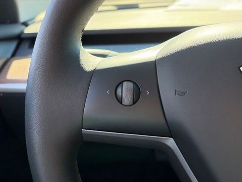 Used 2023 Tesla Model 3 Standard Range image 15