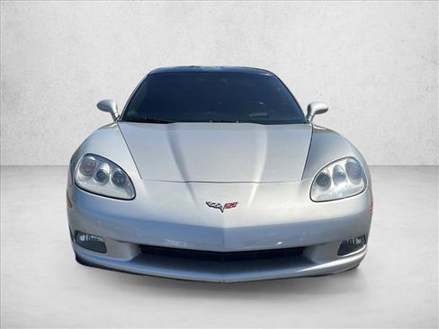 Used 2005 Chevrolet Corvette Coupe w/ Preferred Equipment Group RWD image 2