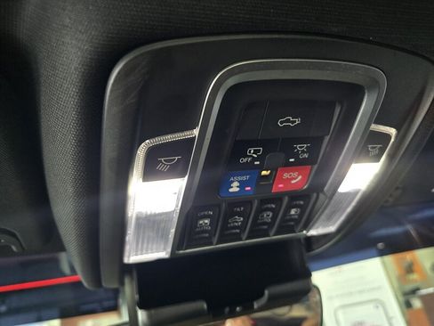 Used 2019 RAM 1500 Limited AWD/4WD image 25