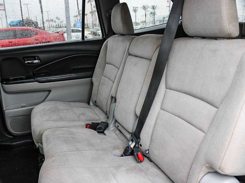 Used 2021 Honda Pilot EX image 16