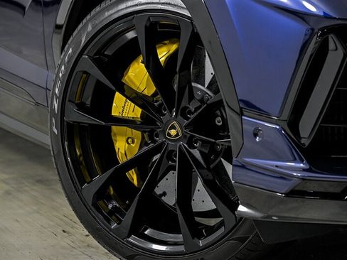 Used 2023 Lamborghini Urus S AWD/4WD image 3