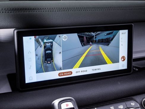 Used 2024 Land Rover Defender 110 S image 27