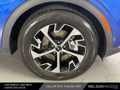 Used 2024 Kia Sportage EX FWD image 10
