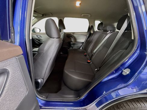 Used 2023 Nissan Rogue S image 25