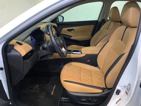 Used 2024 Nissan Sentra SV w/ SV Premium Package image 18