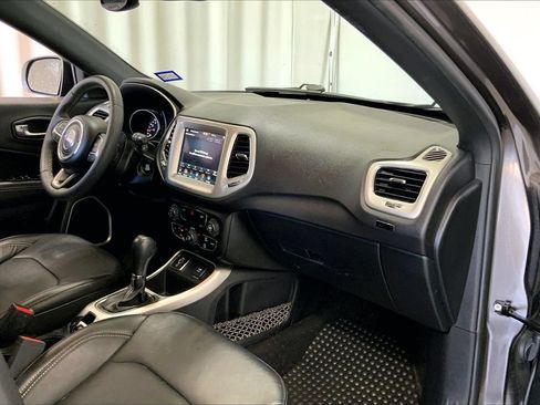 Used 2021 Jeep Compass Latitude FWD image 28
