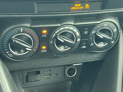 Used 2019 Toyota Yaris LE image 16