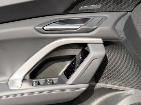 Used 2025 Audi Q5 Premium Plus w/ Premium Plus AWD/4WD image 11