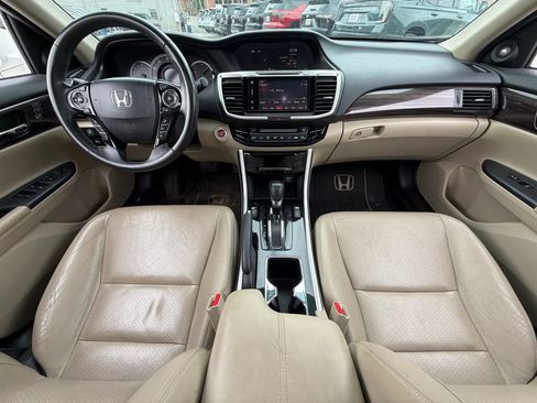 Used 2016 Honda Accord Touring image 13