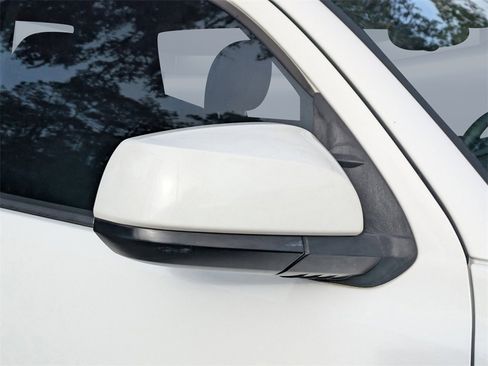 Used 2017 Toyota Tacoma SR image 10