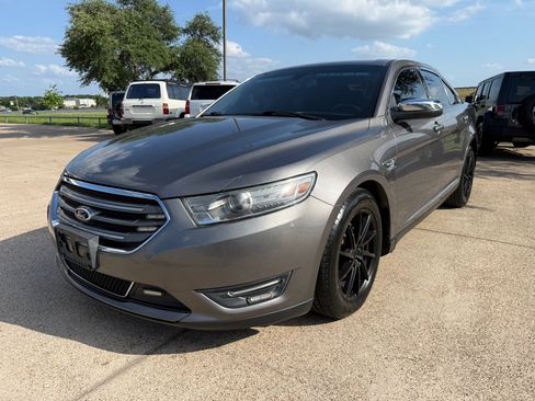 Used 2013 Ford Taurus Limited FWD image 3
