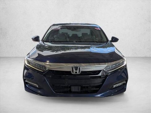 Used 2019 Honda Accord Touring image 2