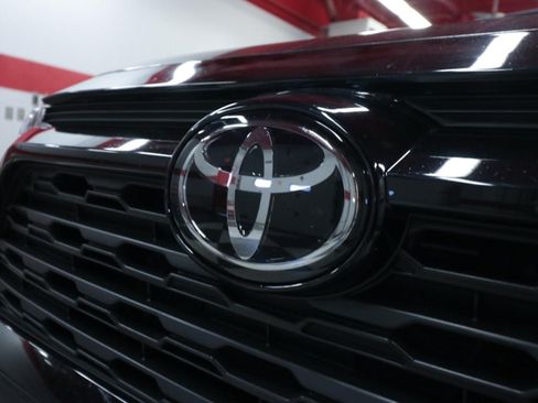 Used 2023 Toyota RAV4 XLE Premium FWD image 36
