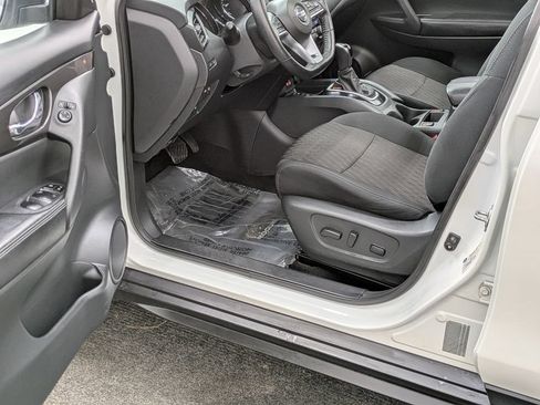 Used 2019 Nissan Rogue SV AWD/4WD image 33