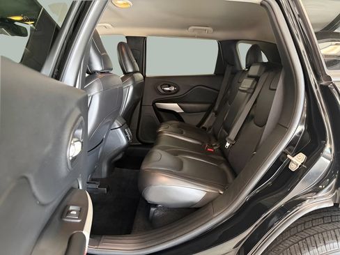 Used 2018 Jeep Cherokee Trailhawk w/ Quick Order Package 27L AWD/4WD image 11