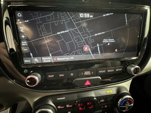 Used 2021 Kia Soul EX image 16