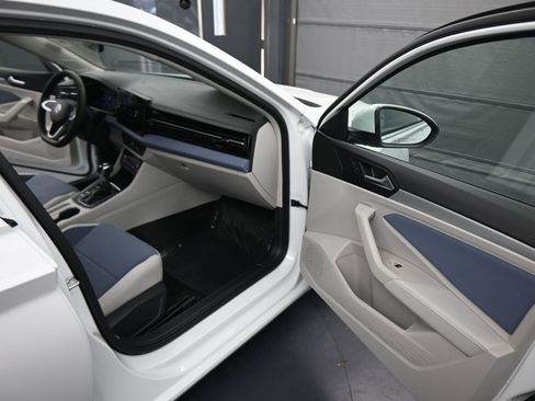 New 2026 Volkswagen Jetta SE image 39