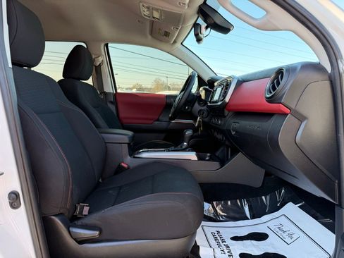 Used 2019 Toyota Tacoma 2WD Double Cab image 30