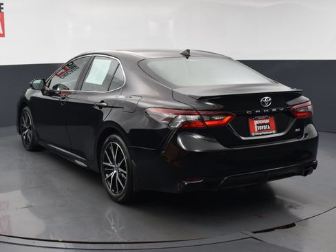 Used 2023 Toyota Camry SE w/ Cold Weather Package FWD image 3