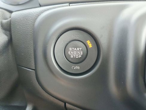 Used 2021 Jeep Wrangler Sport AWD/4WD image 35