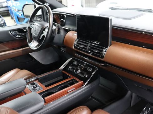 Used 2023 Lincoln Navigator Reserve RWD image 24