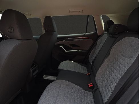 Used 2025 Volkswagen Tiguan S FWD image 9