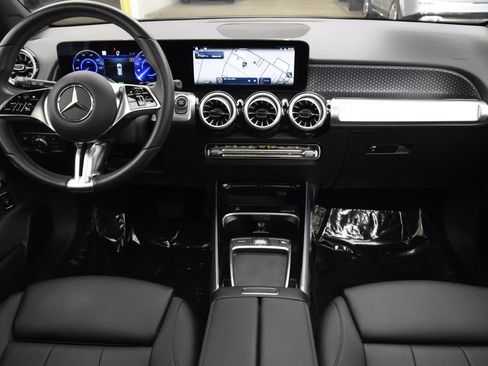 Certified 2024 Mercedes-Benz EQB 300 4MATIC image 20