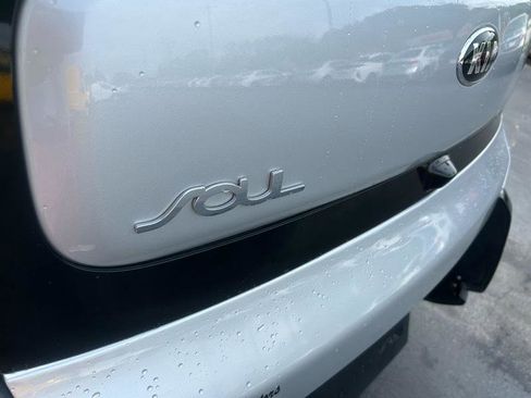 Used 2016 Kia Soul + image 27