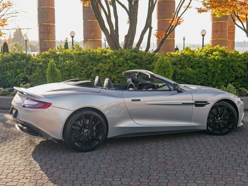 Used 2016 Aston Martin Vanquish Volante image 49