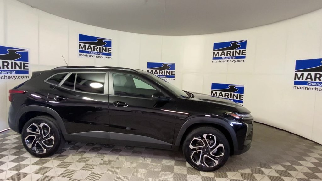 Used 2026 Chevrolet Trax RS w/ Driver Confidence Package FWD image 3