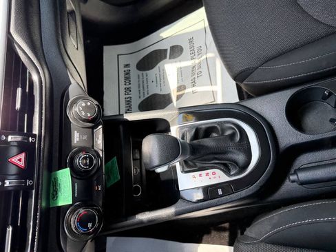 Used 2022 Kia Forte LXS FWD image 19