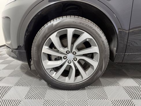 Certified 2025 Land Rover Discovery Sport S AWD/4WD image 11