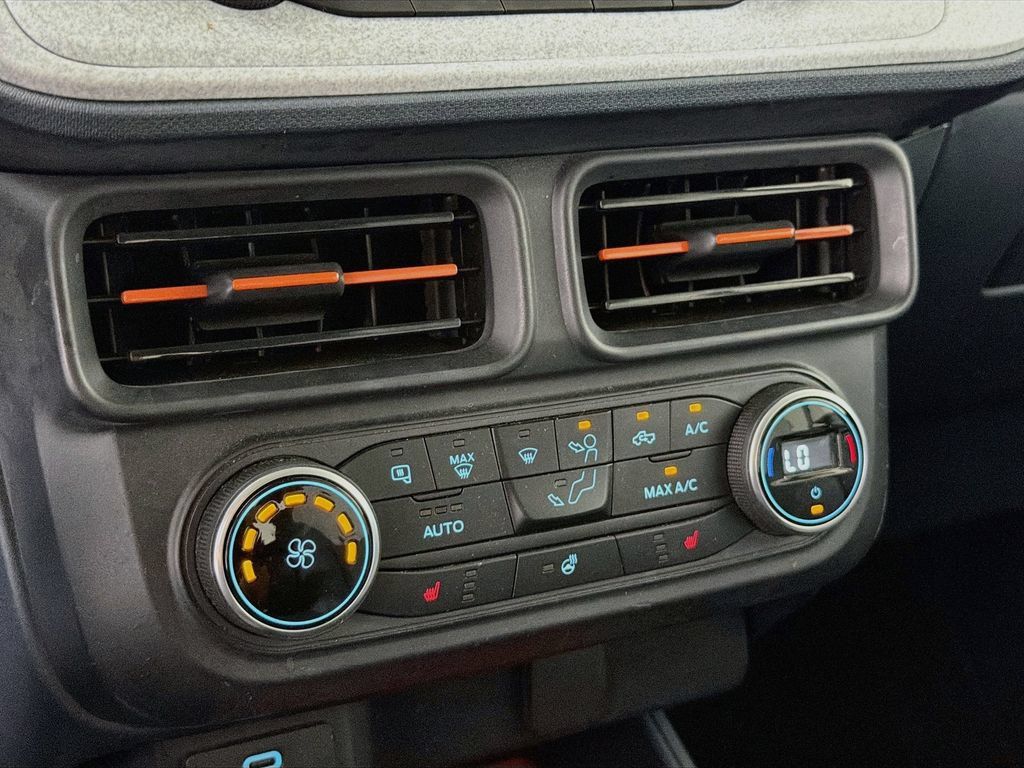 Used 2022 Ford Maverick XLT w/ XLT Luxury Package FWD image 17