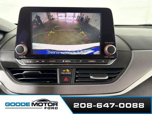 Used 2024 Nissan Altima 2.5 SR FWD image 16