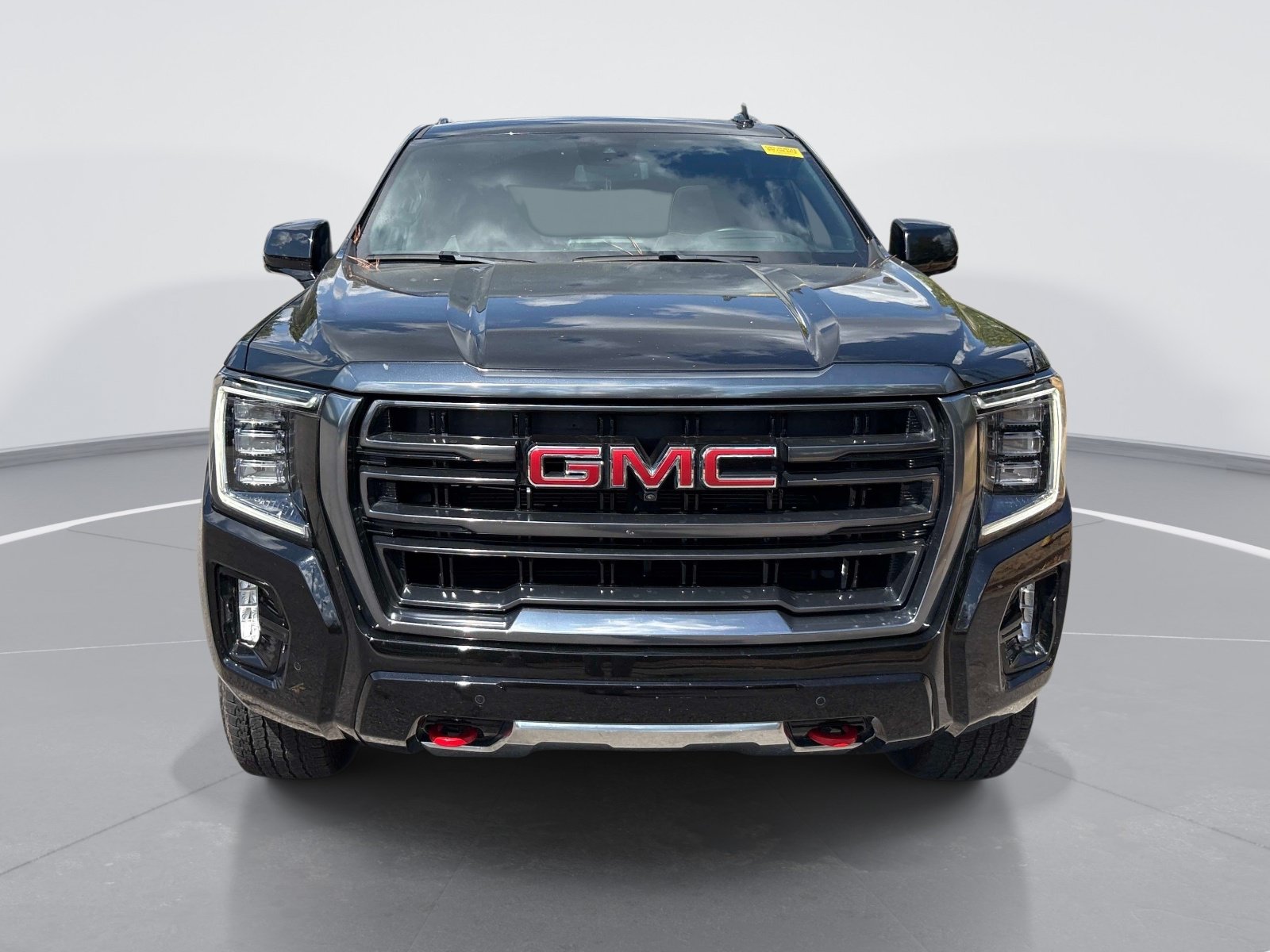 Used 2024 GMC Yukon XL AT4 w/ Technology Package AWD/4WD image 2