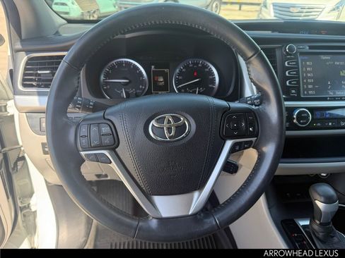 Used 2018 Toyota Highlander Limited image 14