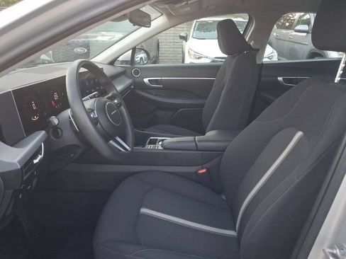 Used 2025 Hyundai Sonata SEL FWD image 4