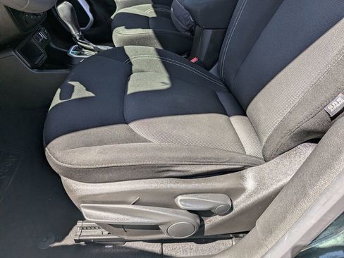 Used 2021 Jeep Renegade Sport image 19