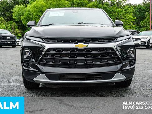 Used 2025 Chevrolet Blazer LT FWD image 9