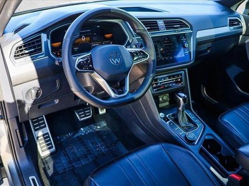 Used 2022 Volkswagen Tiguan SE R-Line AWD/4WD image 10