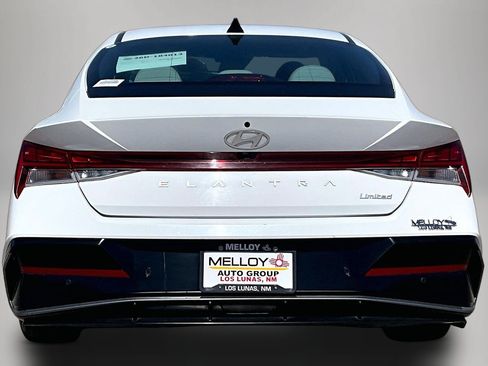 Used 2024 Hyundai Elantra Limited FWD image 5