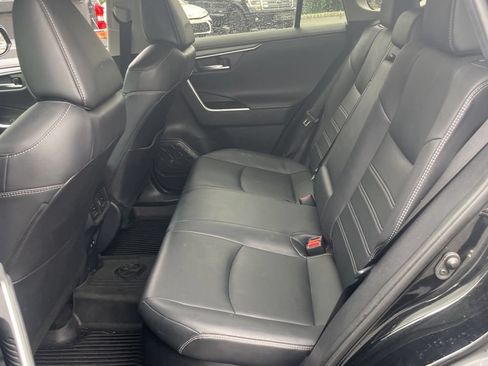 Used 2019 Toyota RAV4 Limited AWD/4WD image 7