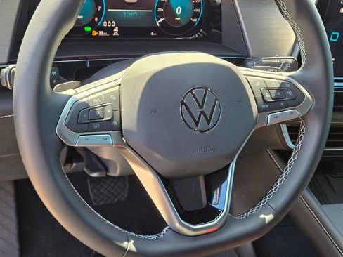 New 2026 Volkswagen Atlas Cross Sport SE FWD image 11