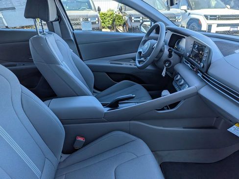 New 2026 Hyundai Elantra SE FWD image 30