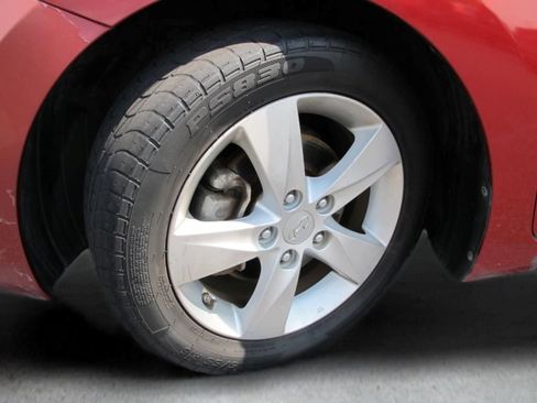 Used 2013 Hyundai Elantra GLS FWD image 25