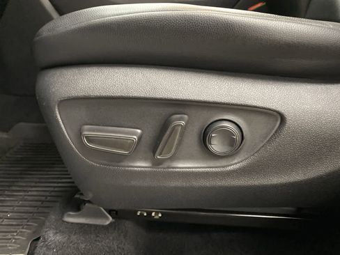 Used 2021 Toyota Highlander XLE image 14