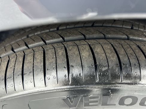 Used 2025 Toyota Camry SE w/ Convenience Package image 12