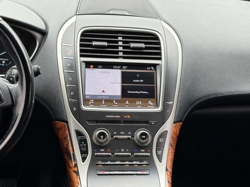 Used 2018 Lincoln MKX Select w/ Select Plus Package FWD image 13